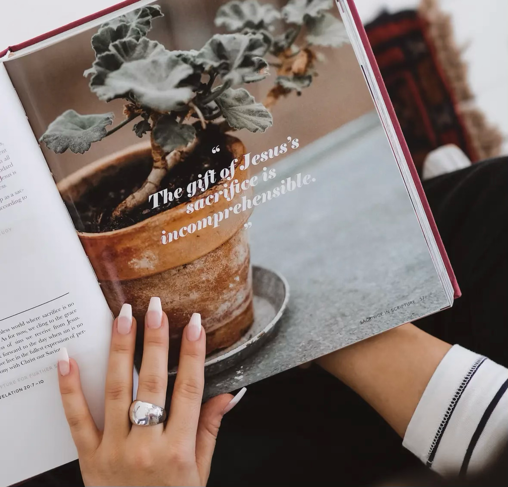 The Bible Themes Handbook | Coffee Table Book
